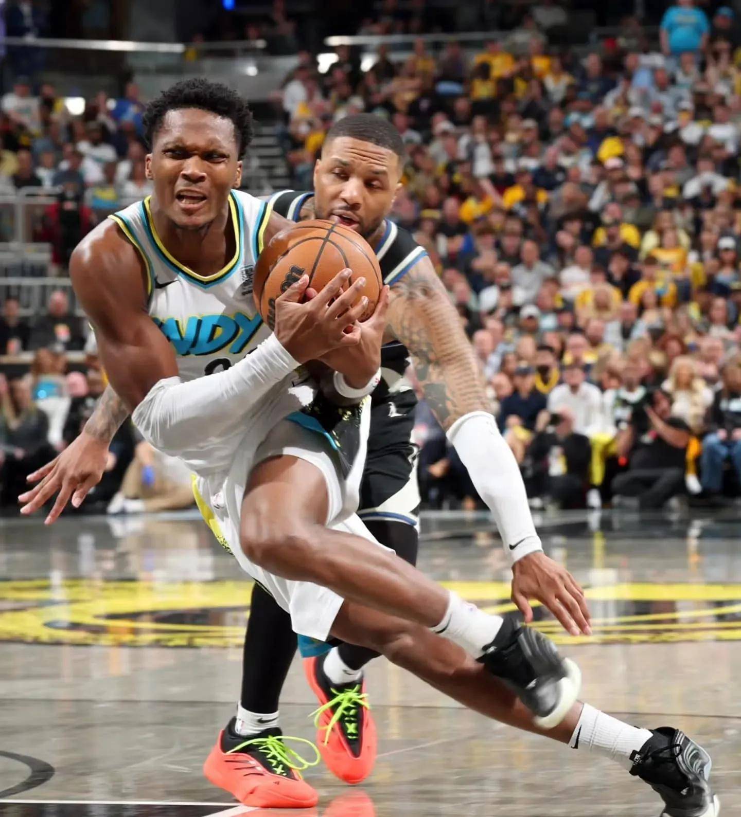 字母哥重返赛场，战术调整首场状态出色，TL观众沸腾！的简单介绍